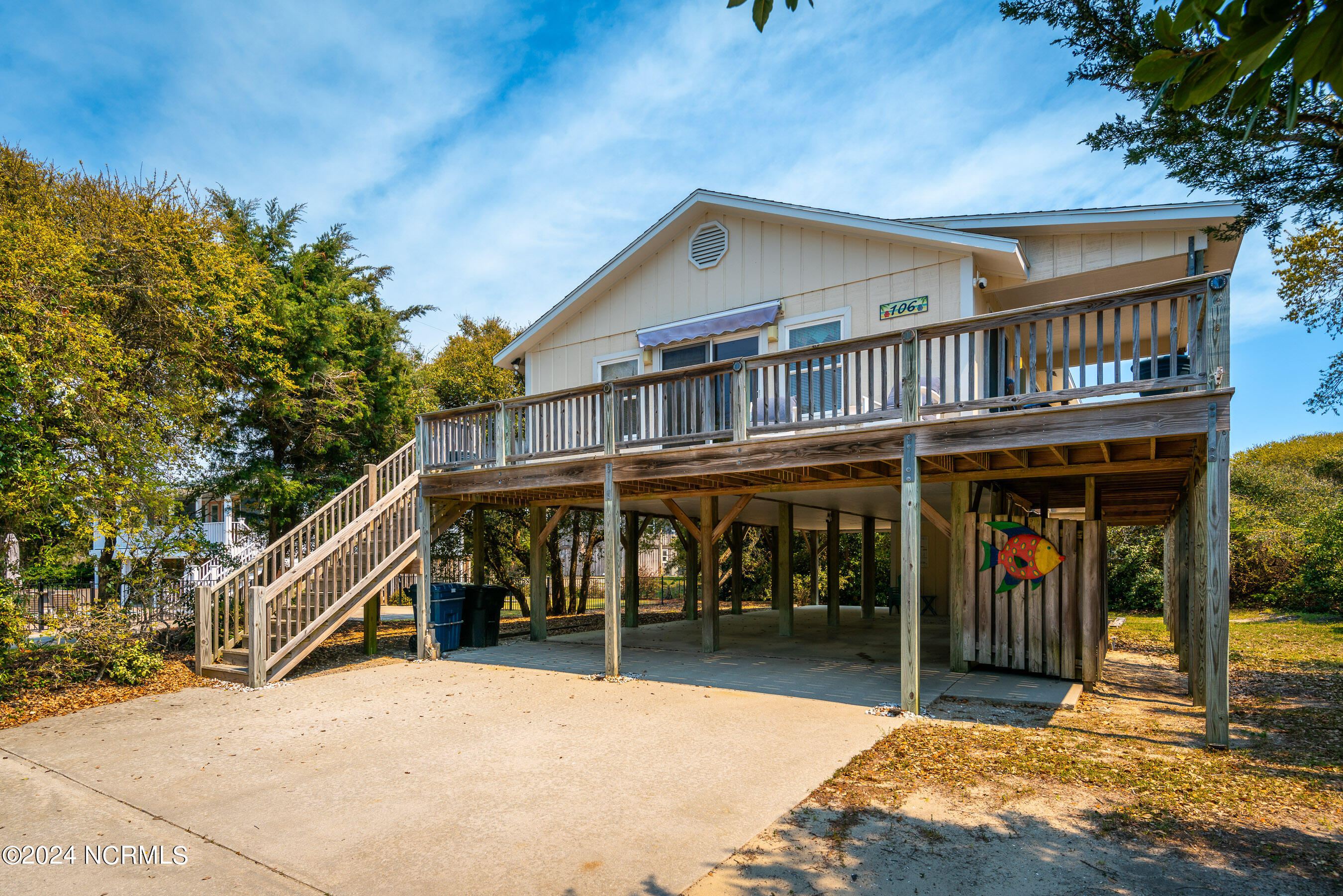 106 Robin Street Emerald Isle, NC 28594 - Photo 6 of 46 20240403 MLS A_Harris 106 Robin St Emera