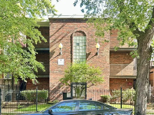 $1,395 | 4541 North Beacon Street, Unit 2G, Chicago, IL 60640