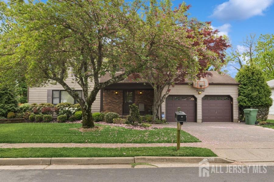 35 Edgemount Road Edison, NJ 08817 - Photo 1 of 36
