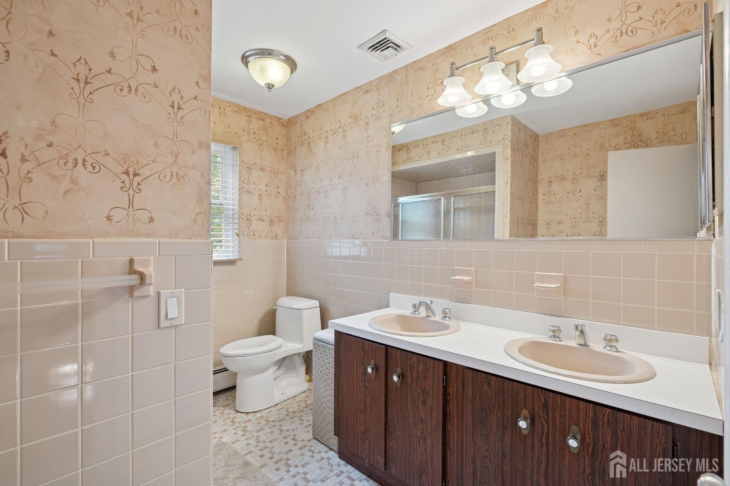 35 Edgemount Road Edison, NJ 08817 - Photo 25 of 36