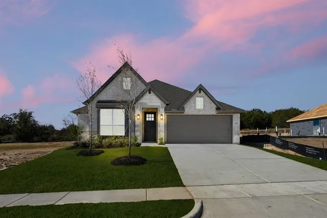 $399,999 | 541 Waterford Pk Boulevard, Weatherford, TX 76087