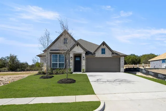 $399,999 | 541 Waterford Pk Boulevard, Weatherford, TX 76087
