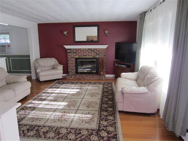 4 Rhuland Road Stoneham, MA 02180 - Photo 3 of 8 Gallery Image 3