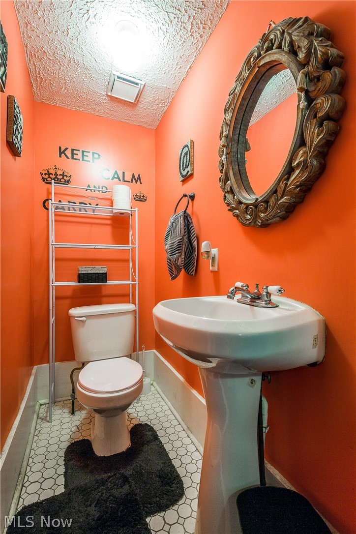 1618 Fulton Road Northwest Canton, OH 44703 - Photo 10 of 20 Half bath