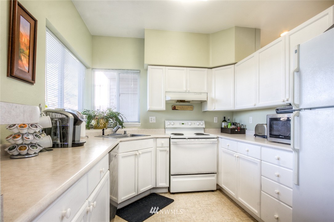 3924 243rd Place Southeast, Unit G103 Bothell, WA 98021 - Photo 9 of 19