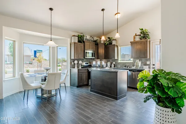$289,950 | 277 Ulshaw Street, El Paso, TX 79928