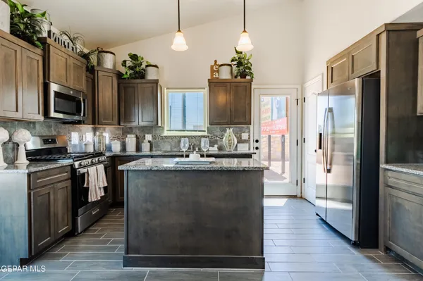 $289,950 | 277 Ulshaw Street, El Paso, TX 79928