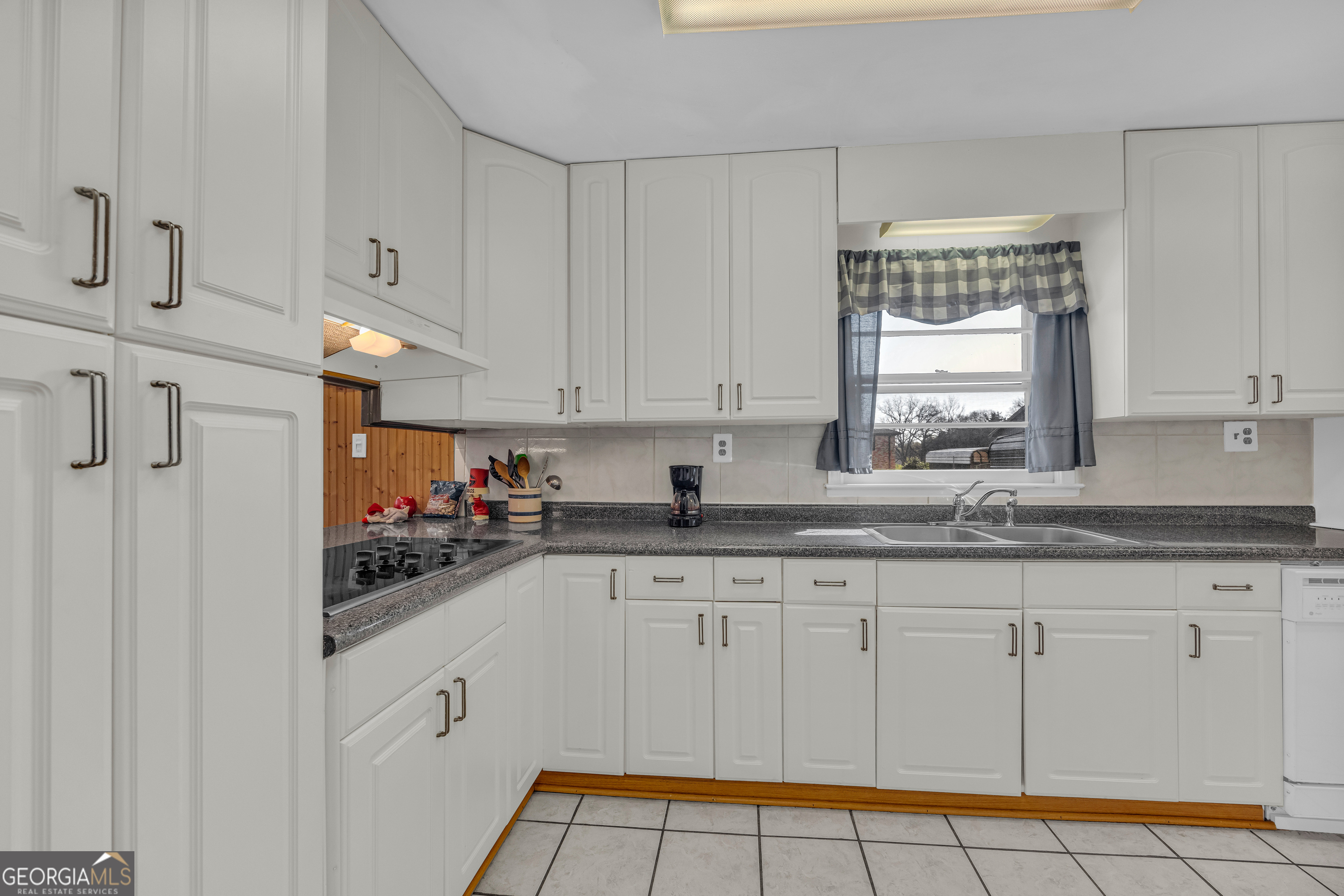 118 Wayne Circle Hartwell, GA 30643 - Photo 27 of 57