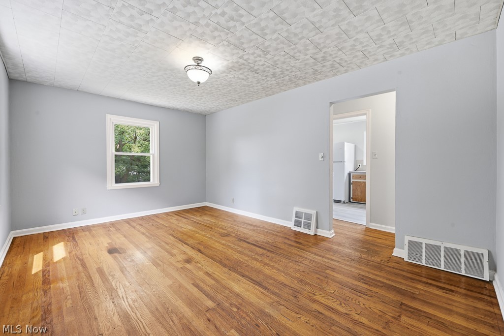 838 Kickapoo Avenue Akron, OH 44305 - Photo 4 of 30