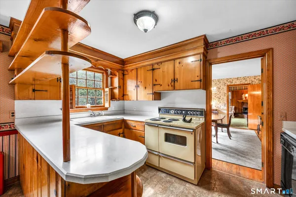 $399,900 | 28 Fairview Avenue, Wallingford, CT 06492