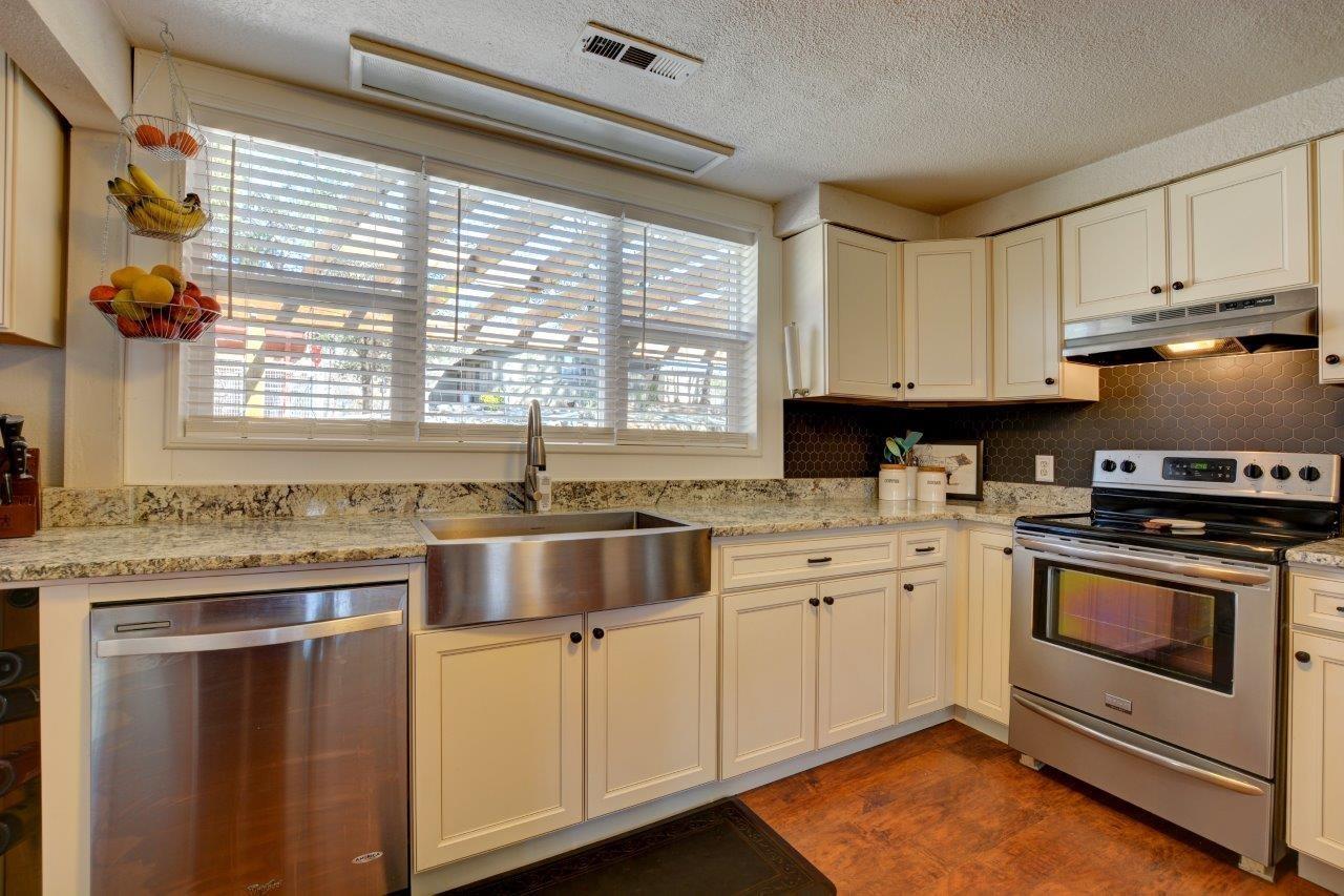 11166 Blackwell Road Central Point, OR 97502 - Photo 8 of 34 Additional Photo
