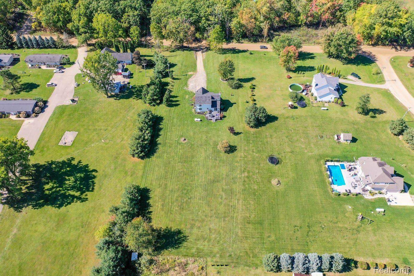 2750 North Hughes Road Howell, MI 48855 - Photo 41 of 44 Gallery Image 41