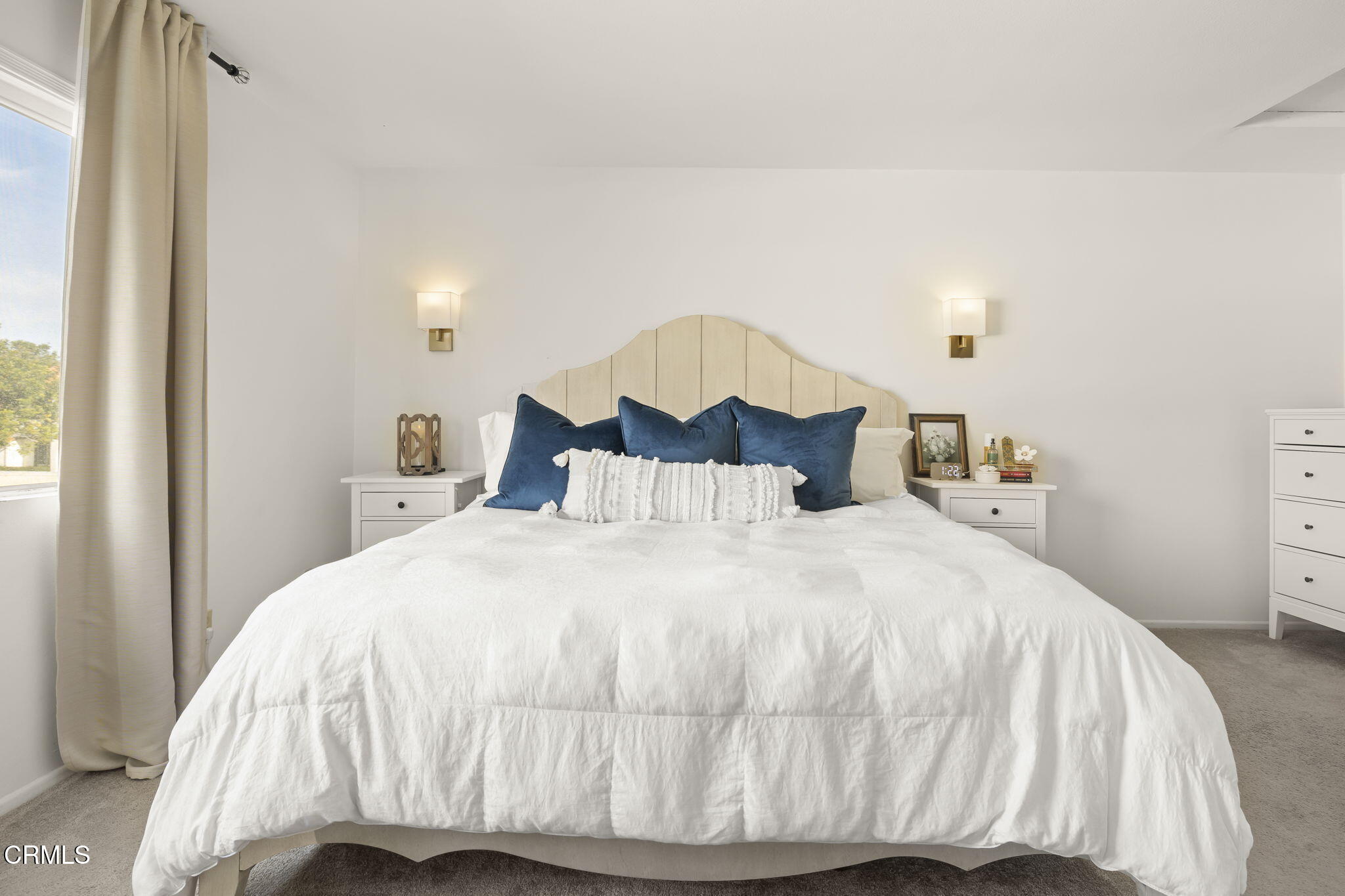 3255 Kelp Lane Oxnard, CA 93035 - Photo 18 of 45 a bedroom with a bed and a mirror