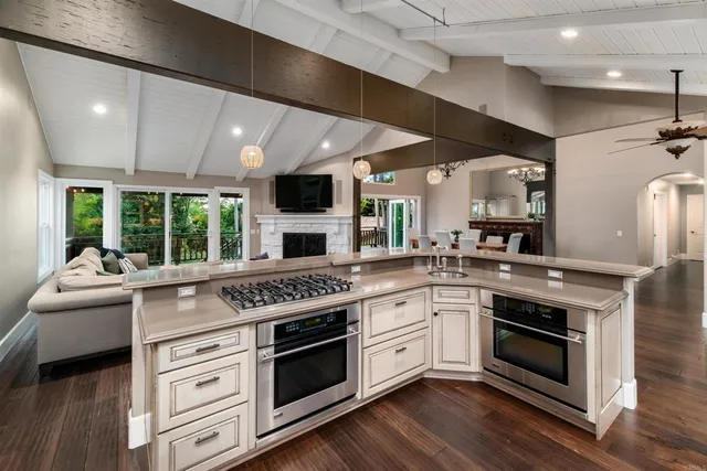 $2,795,000 | 2645 Highland Drive, Carlsbad, CA 92008