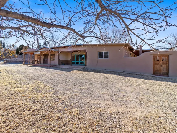 $1,800,000 | 420 Camino Don Miguel, Santa Fe, NM 87505