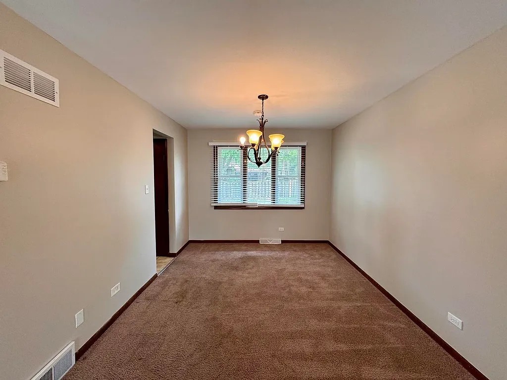 17945 Maple Street Lansing, IL 60438 - Photo 5 of 33