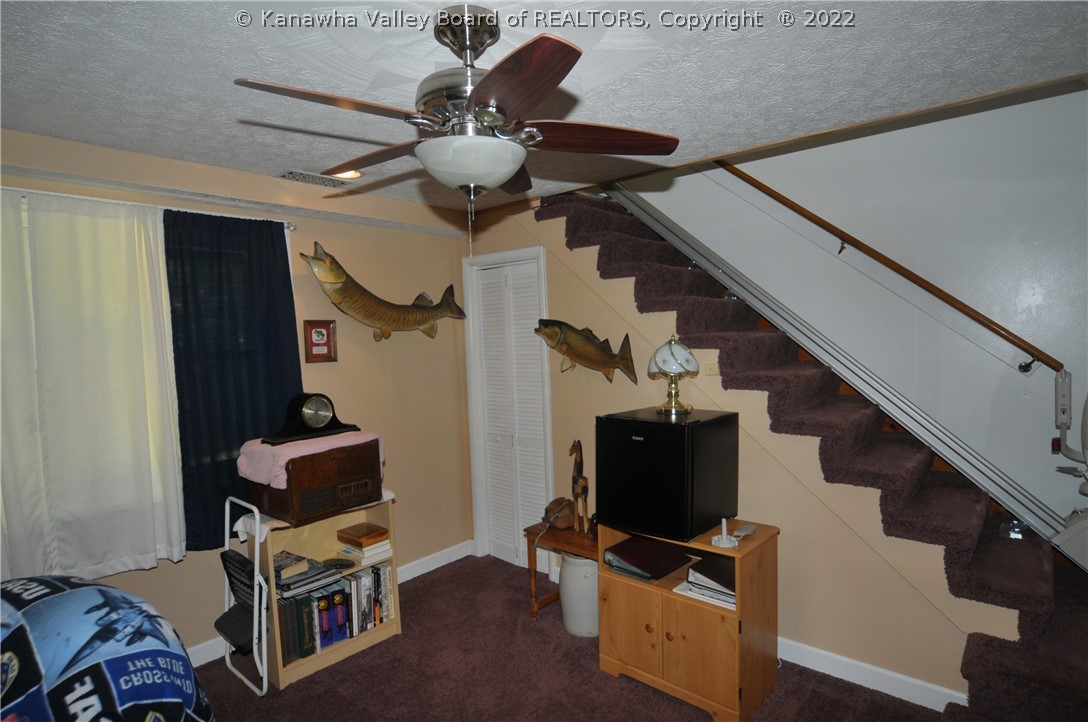 1820 Huber Road Charleston, WV 25314 - Photo 25 of 30 Family Room