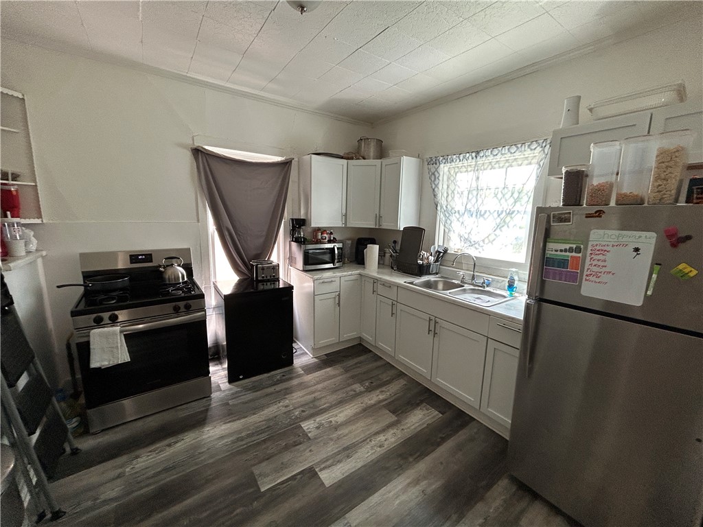 81 Lenox Street Rochester, NY 14611 - Photo 12 of 31 Gallery Image 12