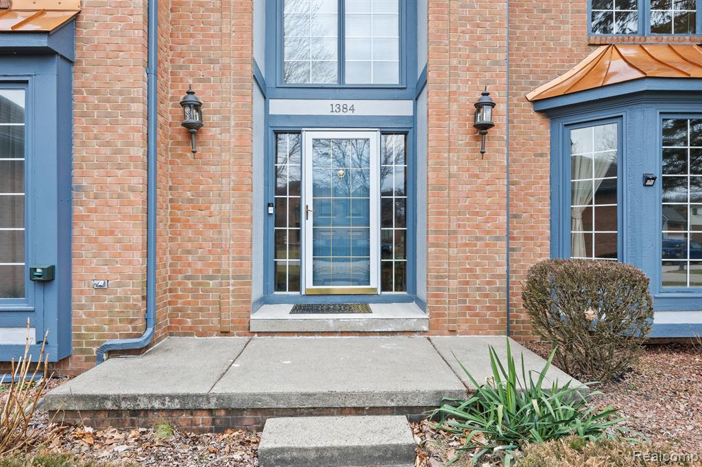 1384 Lakeview Drive Rochester Hills, MI 48306 - Photo 16 of 65