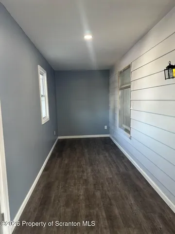 $1,500 | 102 Wayne Street, Carbondale, PA 18407