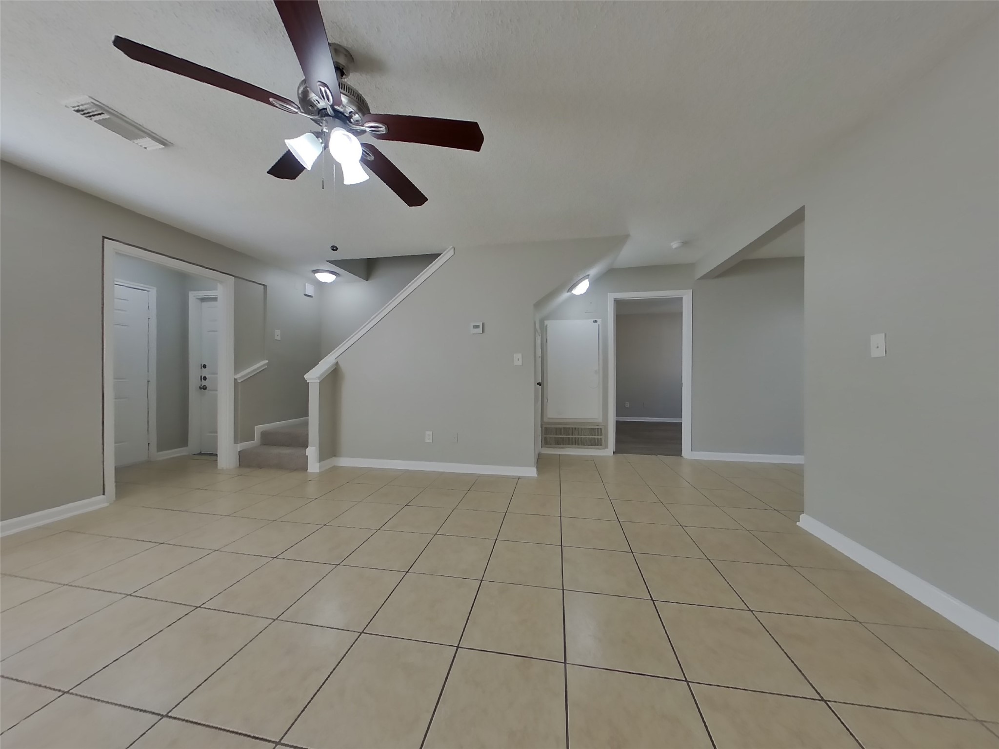 3126 Kelling Street Houston, TX 77045 - Photo 2 of 15