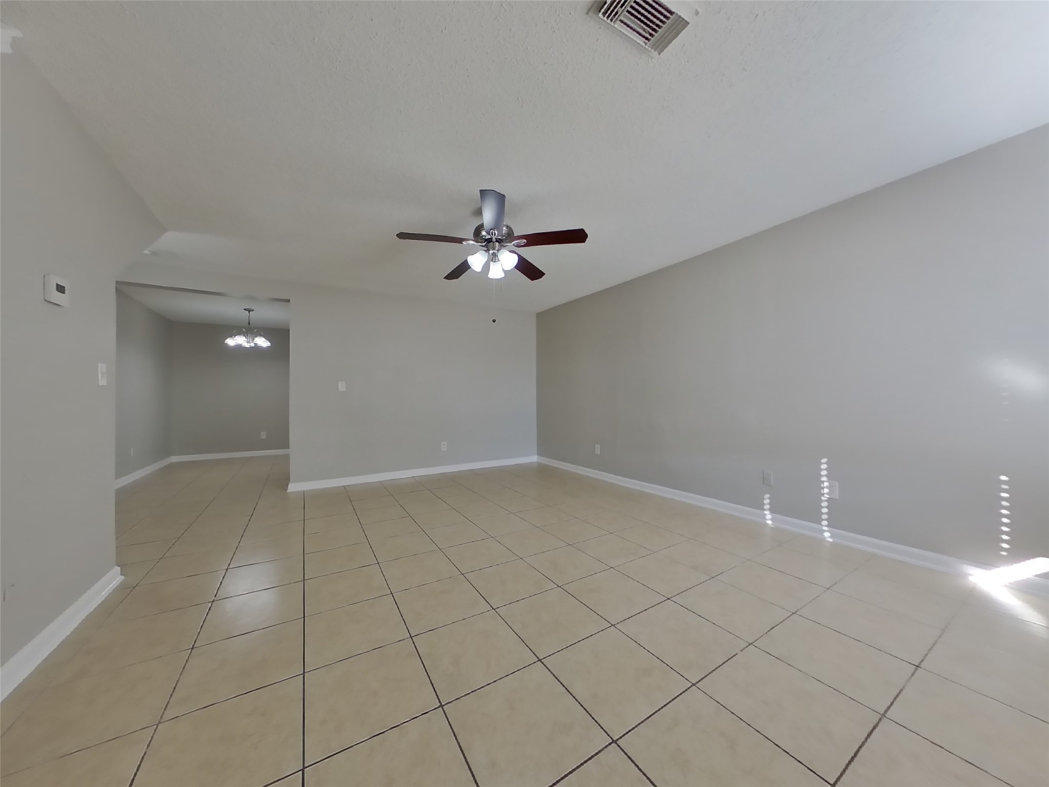 3126 Kelling Street Houston, TX 77045 - Photo 3 of 15