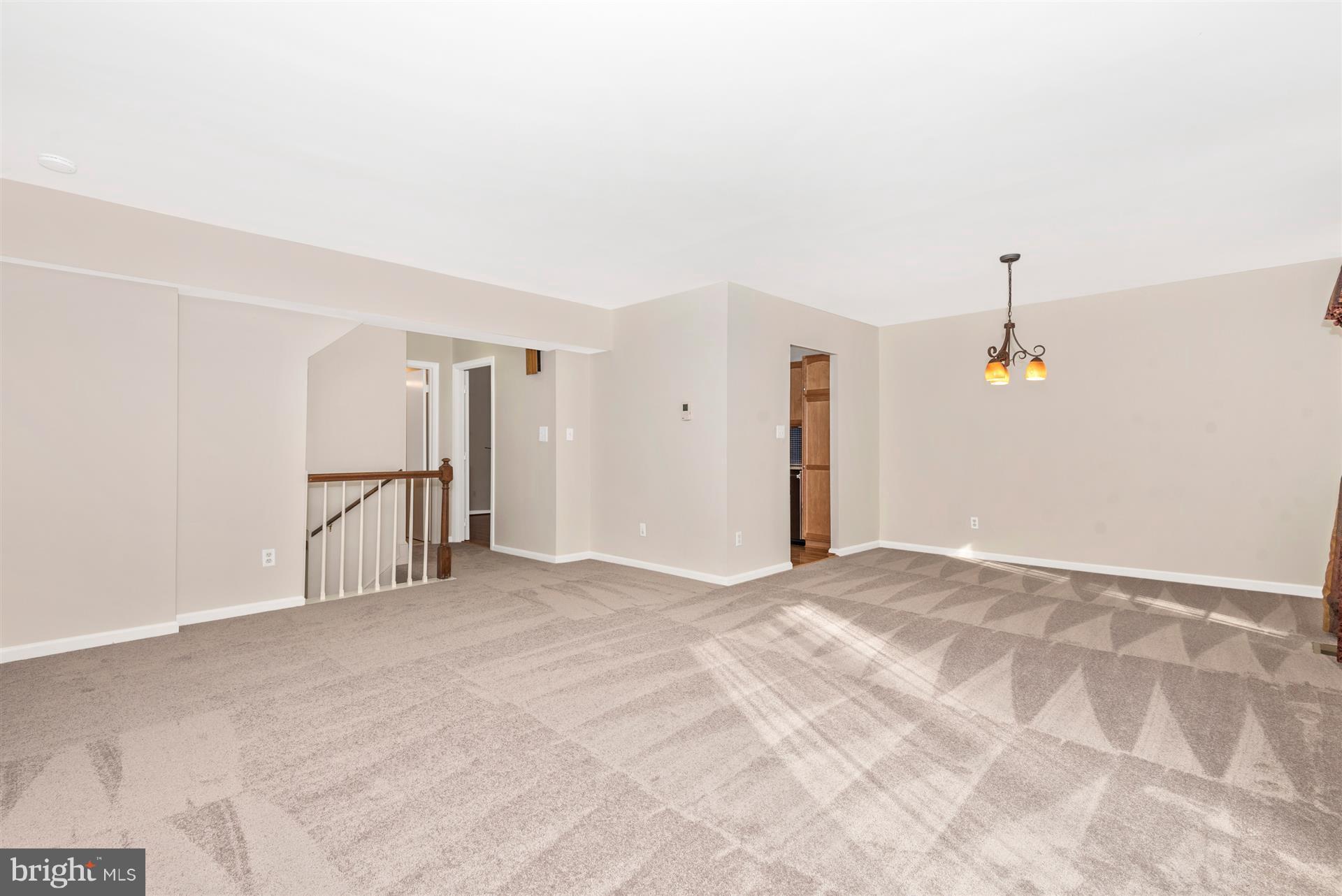 6 Ramsdell Terrace Gaithersburg, MD 20878 - Photo 4 of 29 Living Room
