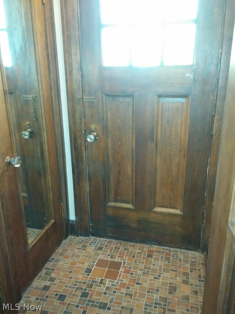 3479 Northcliffe Road Cleveland, OH 44118 - Photo 10 of 19 Gallery Image 10