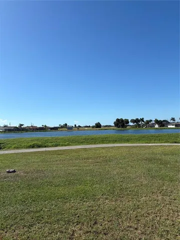 $1,599 | 20 Pebble Beach Road, Rotonda West, FL 33947