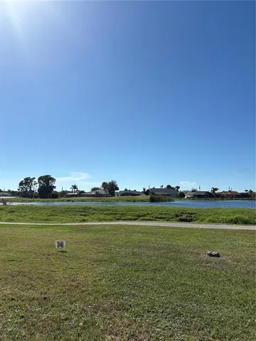 $1,599 | 20 Pebble Beach Road, Rotonda West, FL 33947