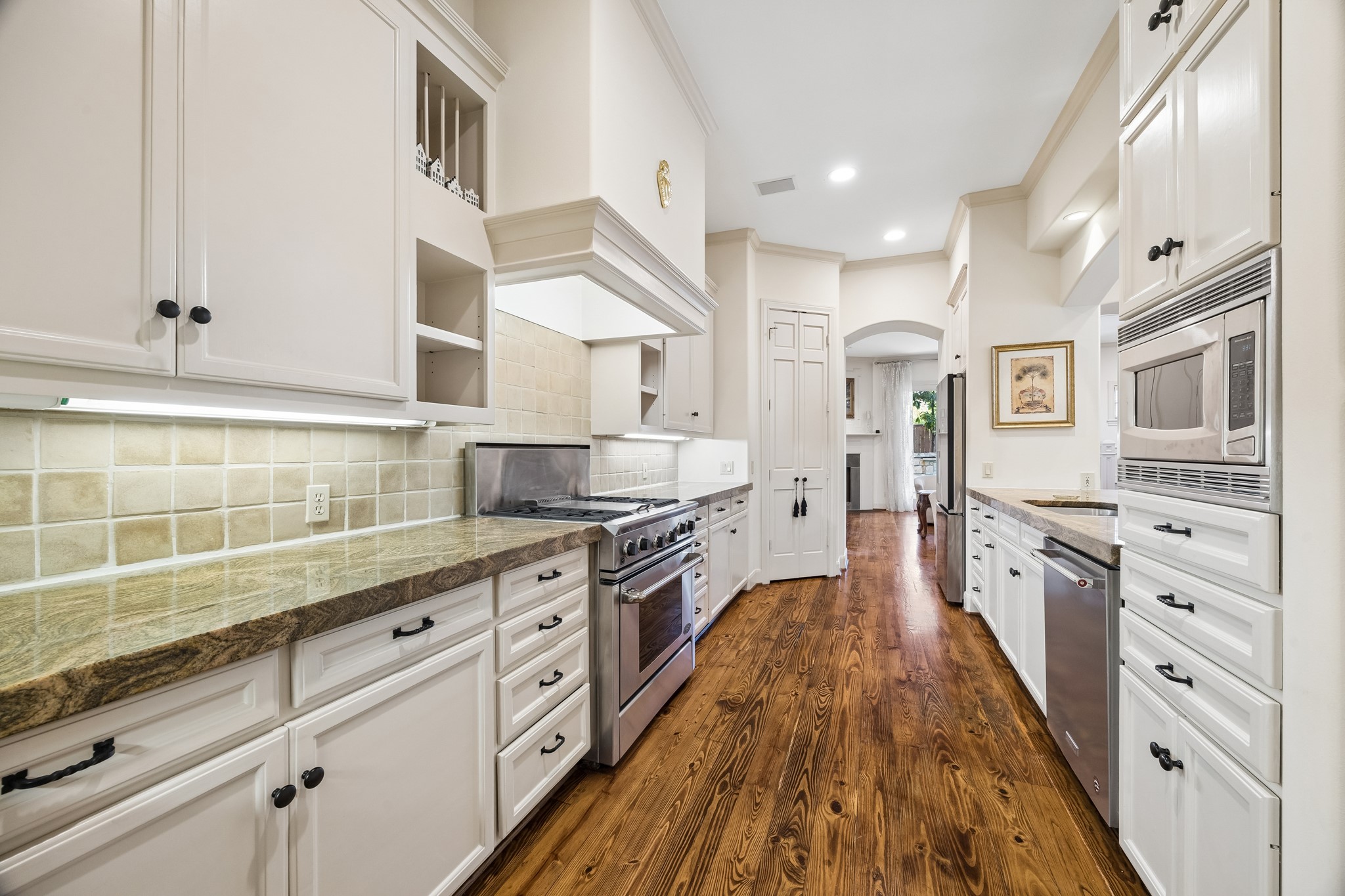 2207 Dunraven Lane Houston, TX 77019 - Photo 12 of 33