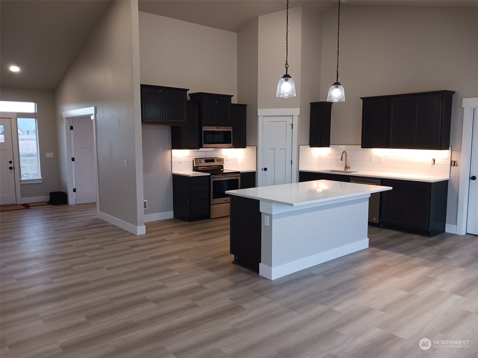 102 Memphis Road Ellensburg, WA 98926 - Photo 2 of 12 Gallery Image 2