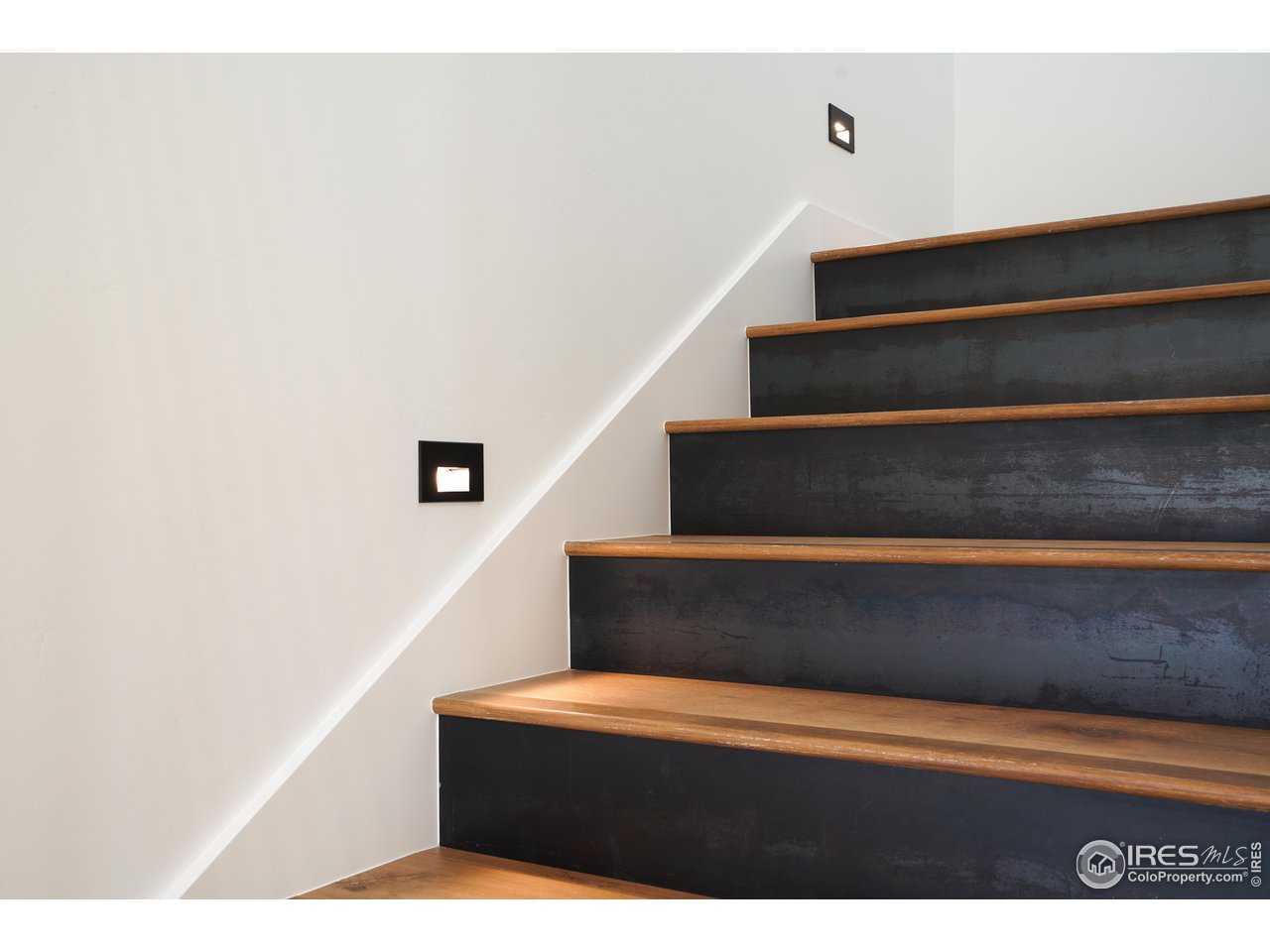 2125 Upland Avenue Boulder, CO 80304 - Photo 20 of 36 a view of entryway