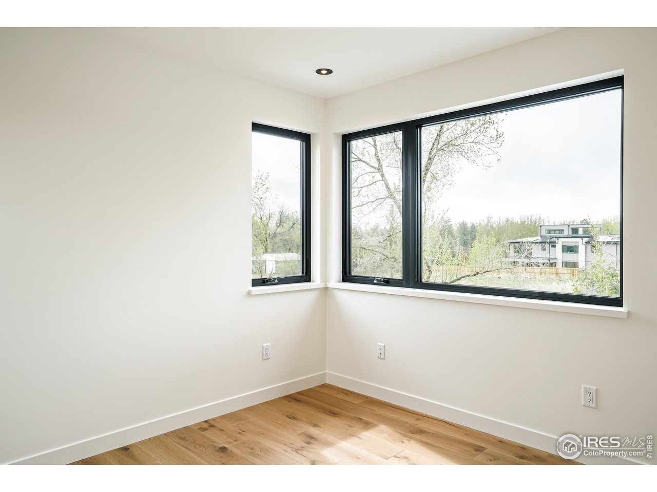 2125 Upland Avenue Boulder, CO 80304 - Photo 23 of 36 a view of empty room with window