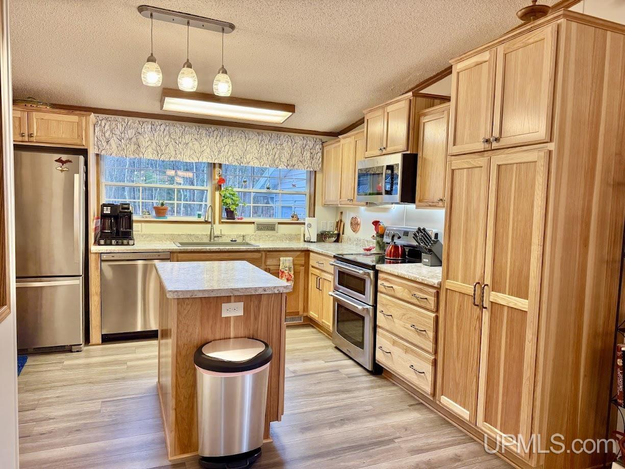 2600 South Hill Road Gladstone, MI 49837 - Photo 5 of 34