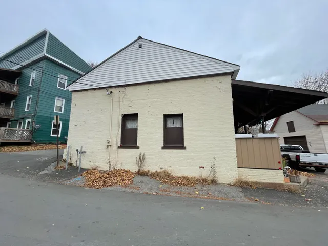 $120,000 | 15 Veteran Court, Waterville, ME 04901