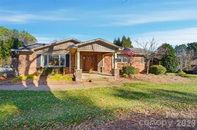 $525,000 | 1150 Ratchford Road, Dallas, NC 28034