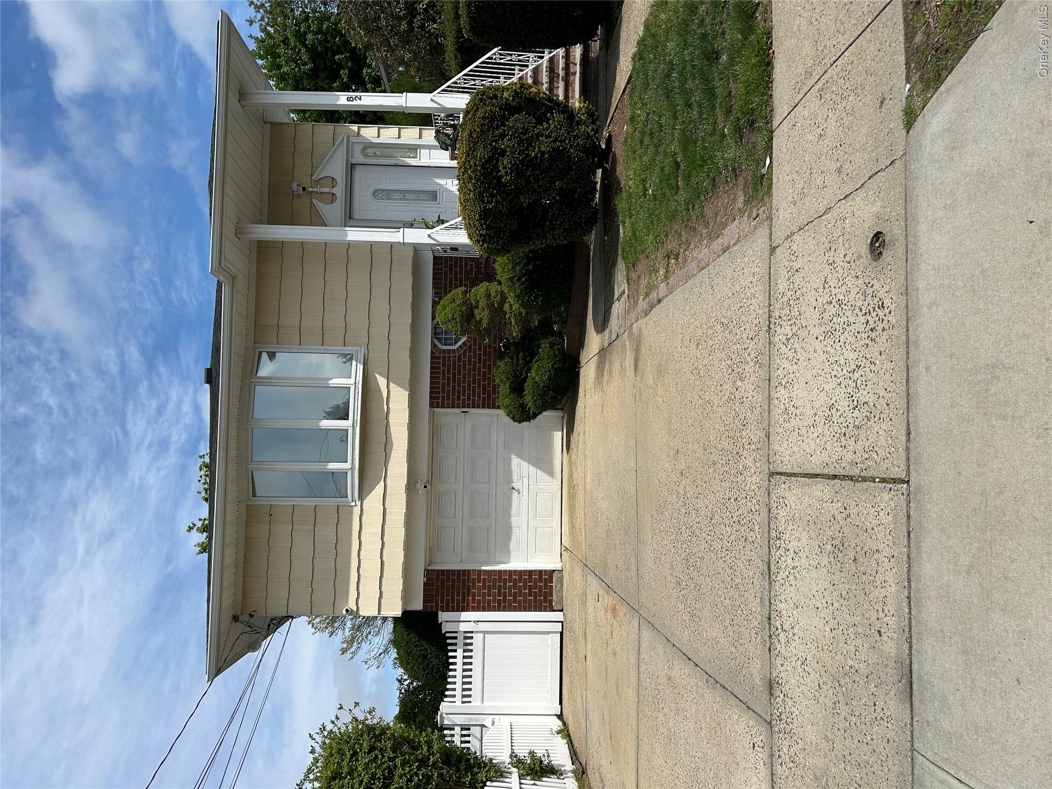 82 Bedford Road Hempstead, NY 11550 - Photo 2 of 25