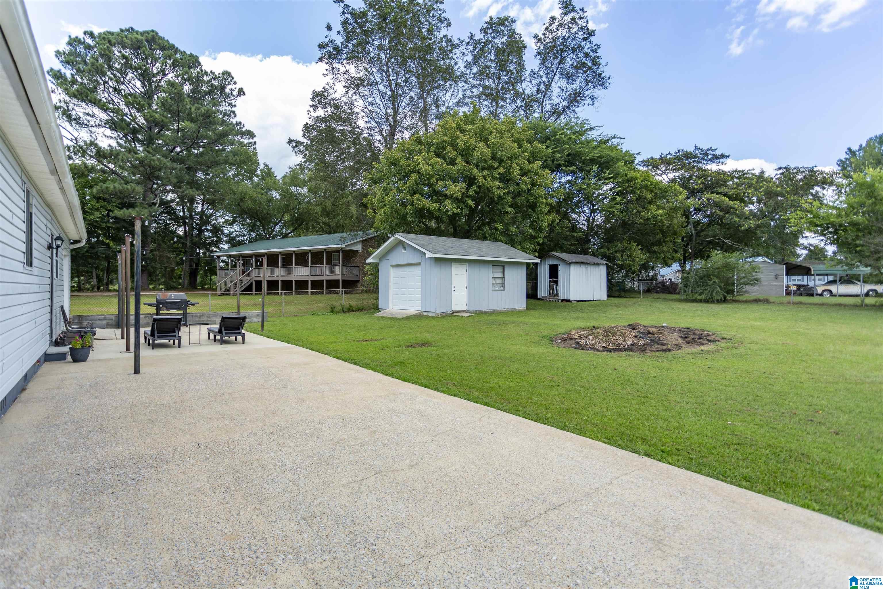 627 Pinewood Avenue Bessemer, AL 35023 - Photo 2 of 48