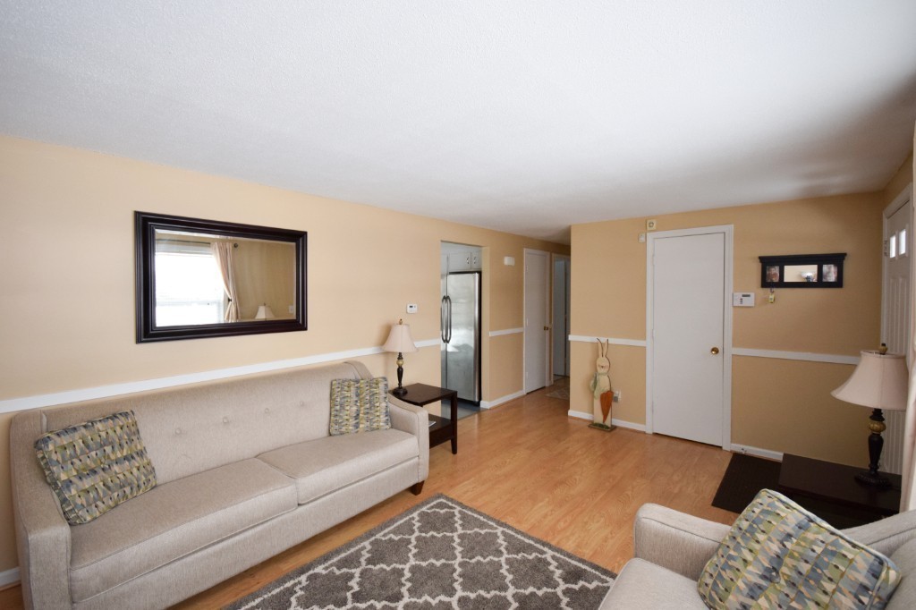 208 Ellendale Circle Springfield, MA 01128 - Photo 18 of 27 Gallery Image 18