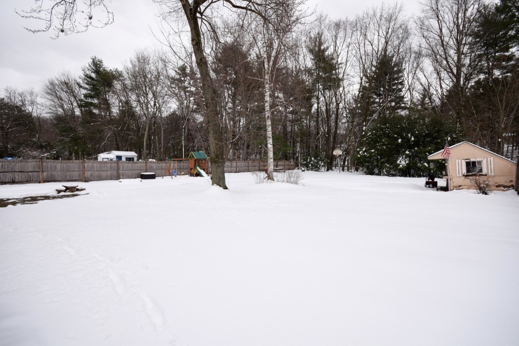 208 Ellendale Circle Springfield, MA 01128 - Photo 2 of 27 Gallery Image 2