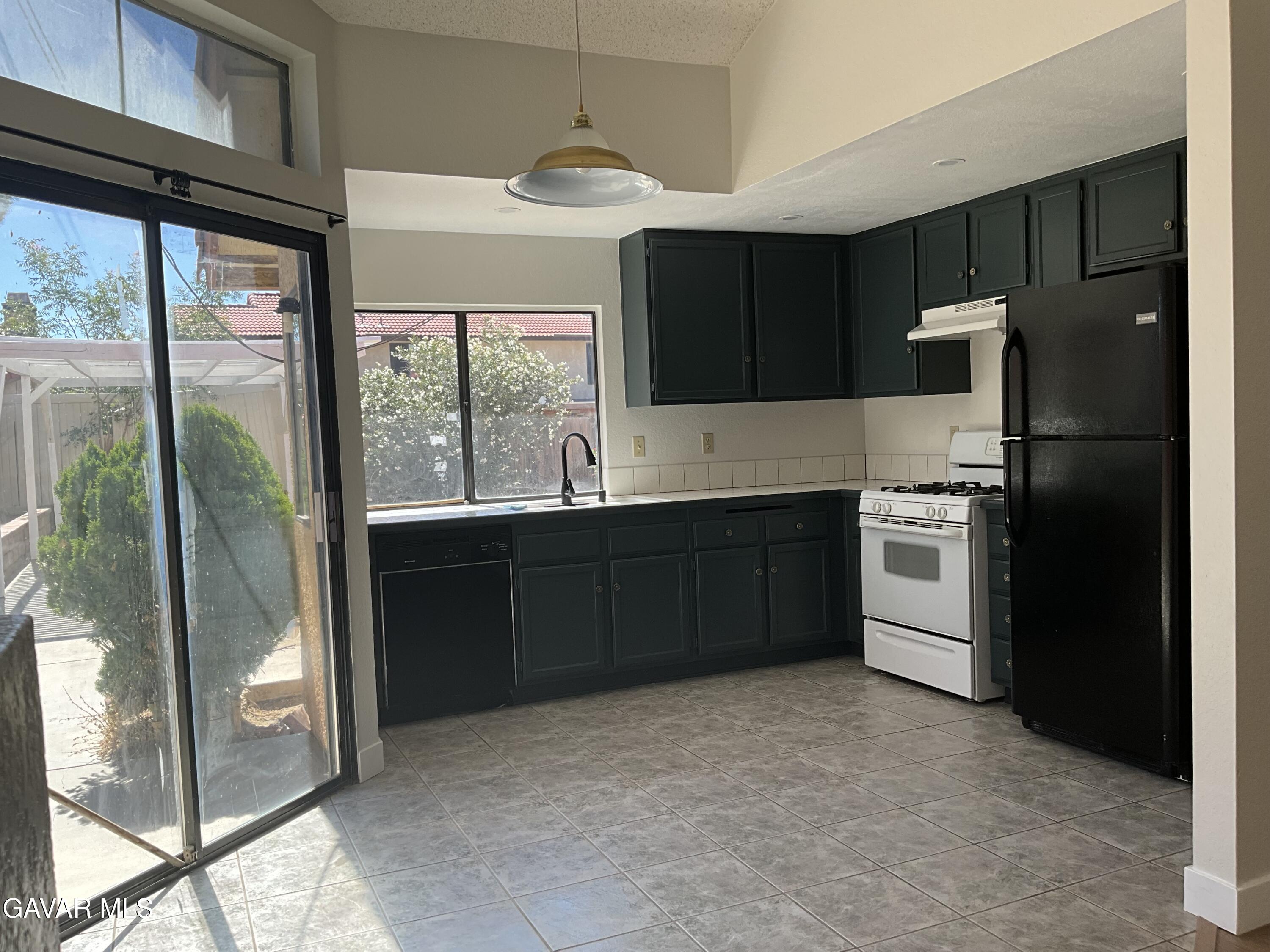 37539 Rose Street Palmdale, CA 93552 - Photo 9 of 26 IMG_1201