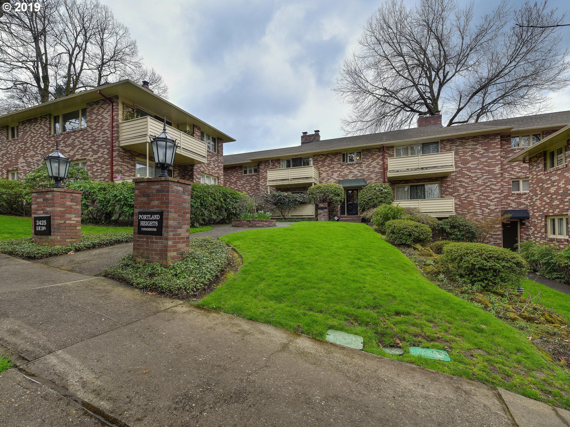 2425 Southwest 19th Avenue, Unit 2 Portland, OR 97201 - Photo 1 of 22 Gallery Image 1