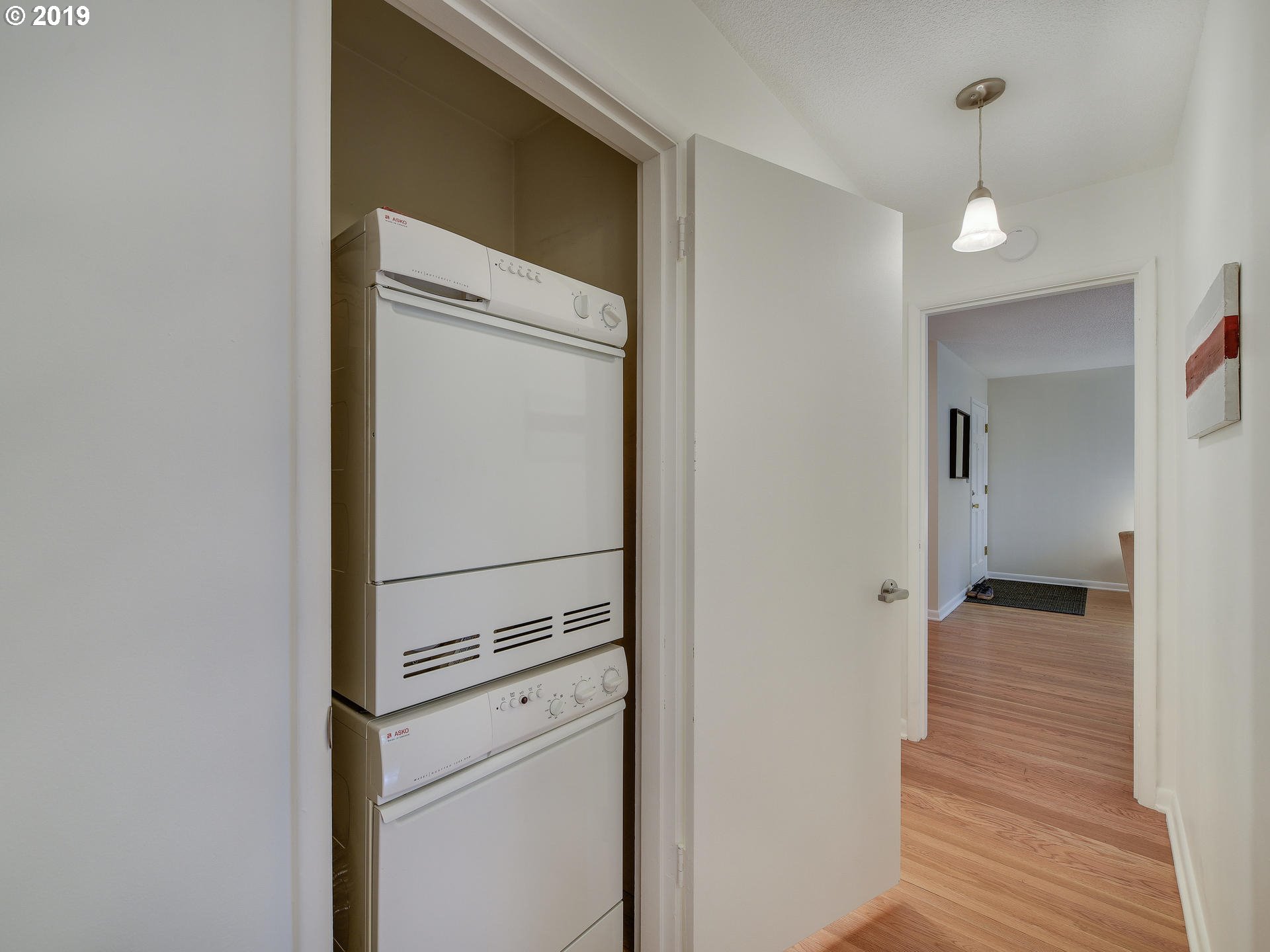 2425 Southwest 19th Avenue, Unit 2 Portland, OR 97201 - Photo 20 of 22 Gallery Image 20
