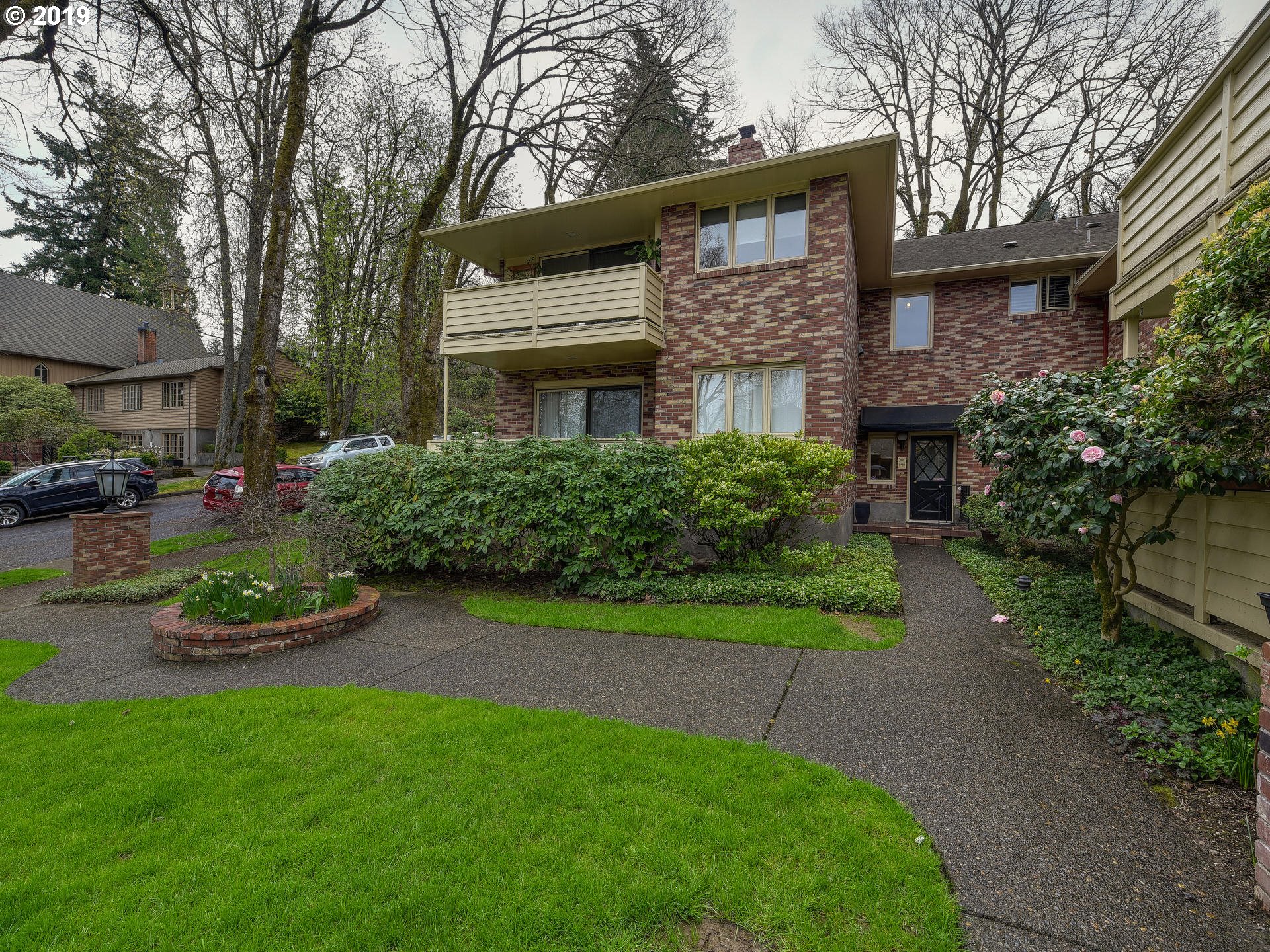 2425 Southwest 19th Avenue, Unit 2 Portland, OR 97201 - Photo 2 of 22 Gallery Image 2