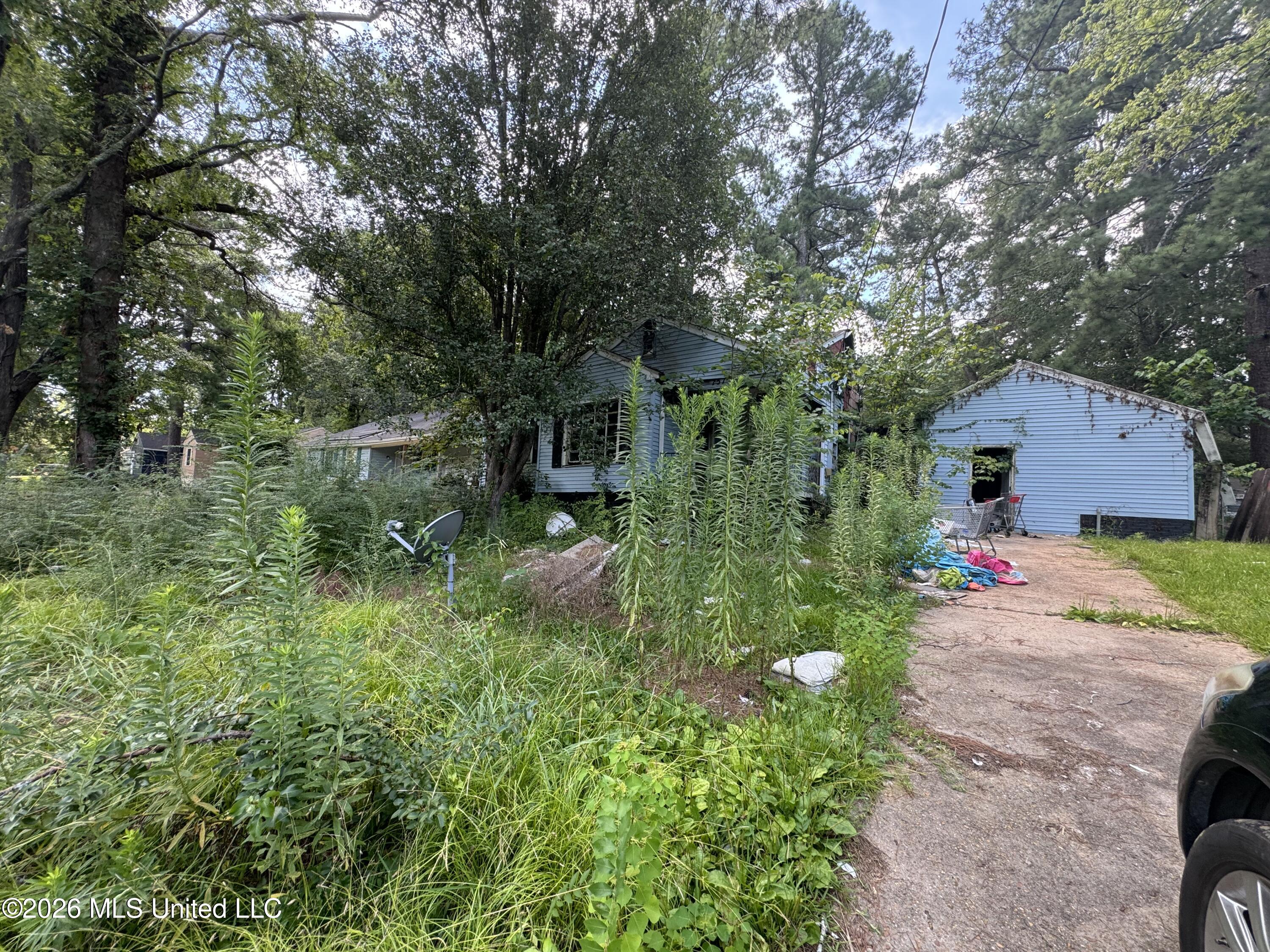 757 Launcelot Road Jackson, MS 39206 - Photo 1 of 1 Front
