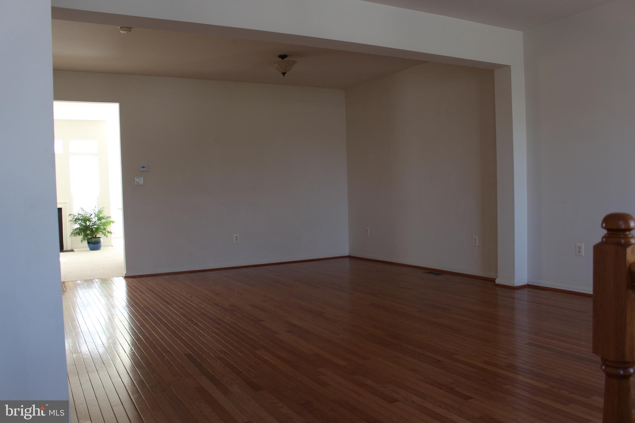 7337 Oldham Leeds Way Springfield, VA 22150 - Photo 2 of 16