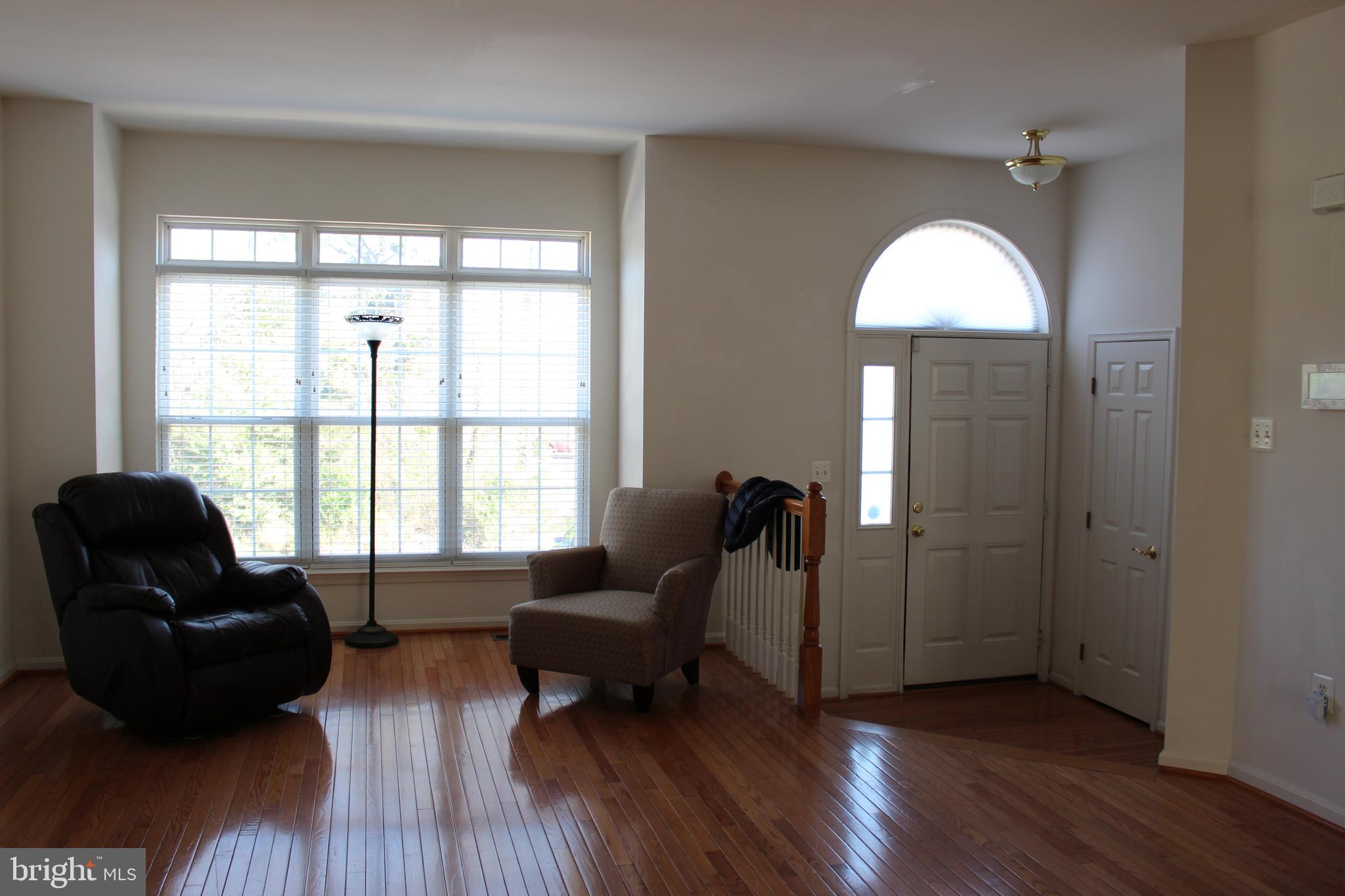 7337 Oldham Leeds Way Springfield, VA 22150 - Photo 3 of 16