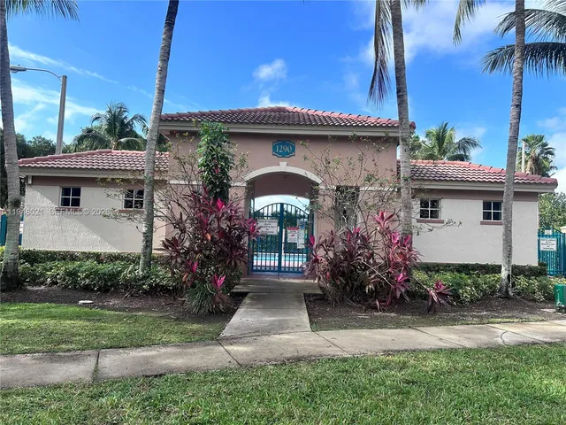 $2,000 | 1270 Southeast 31st Court, Unit 10135, Homestead, FL 33035