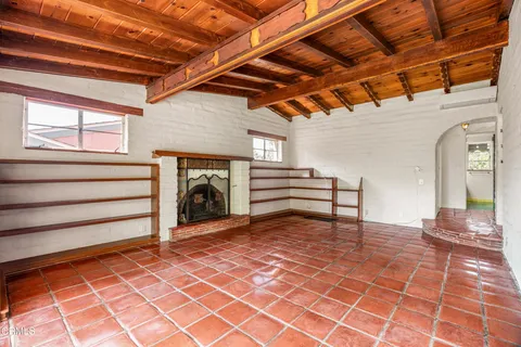$1,589,000 | 2300 El Moreno Street, La Crescenta, CA 91214